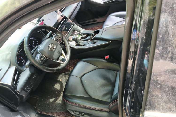 Used Toyota Avalon 2019 2.0L Ambition Edition China VI Left Front Seat