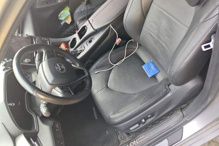 Used Toyota Avalon 2019 2.0L XLE Premium Edition China VI Left Front Seat