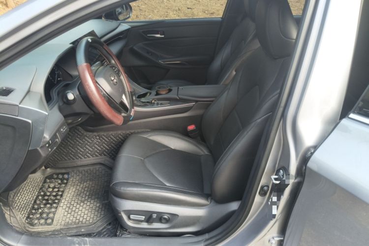 Used Toyota Avalon 2019 Dual-Engine 2.5L Luxury Edition China VI Standard Left Front Seat