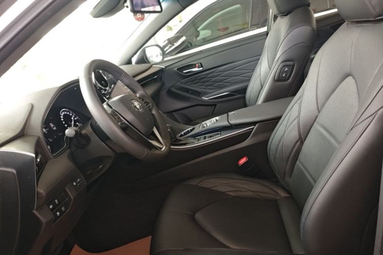 Used Toyota Avalon 2019 Dual-Engine 2.5L XLE Prestige Version China VI Standard Left Front Seat