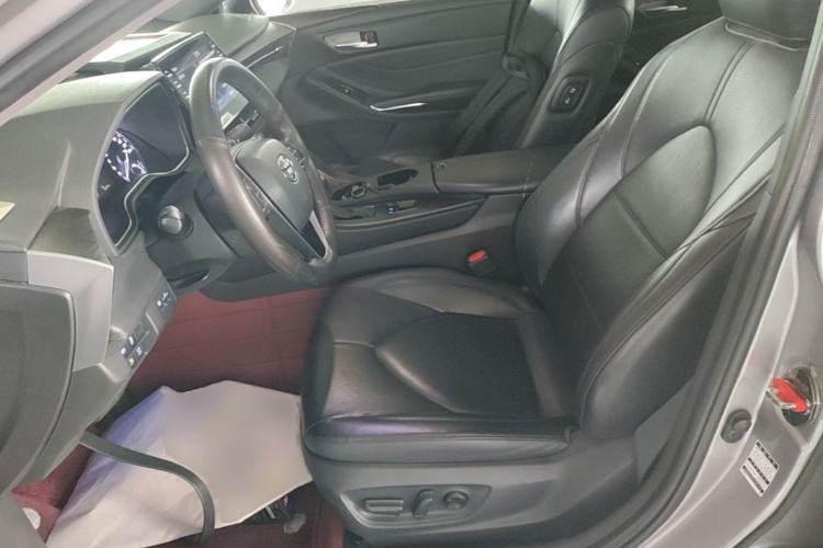 Used Toyota Avalon 2019 2.0L XLE Premium Edition China VI Left Front Seat