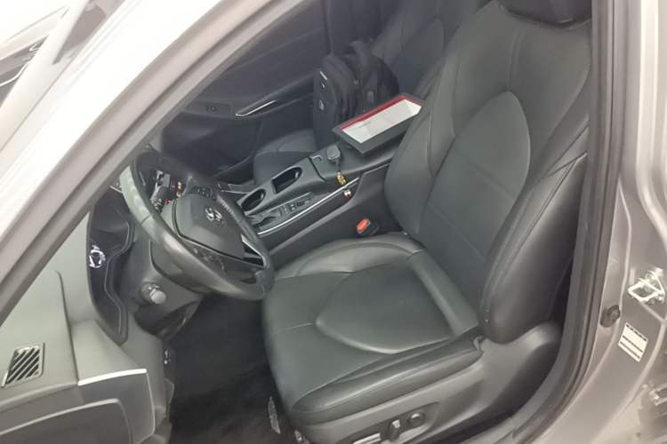Used Toyota Avalon 2019 Dual-Engine 2.5L Luxury Edition China VI Standard Left Front Seat