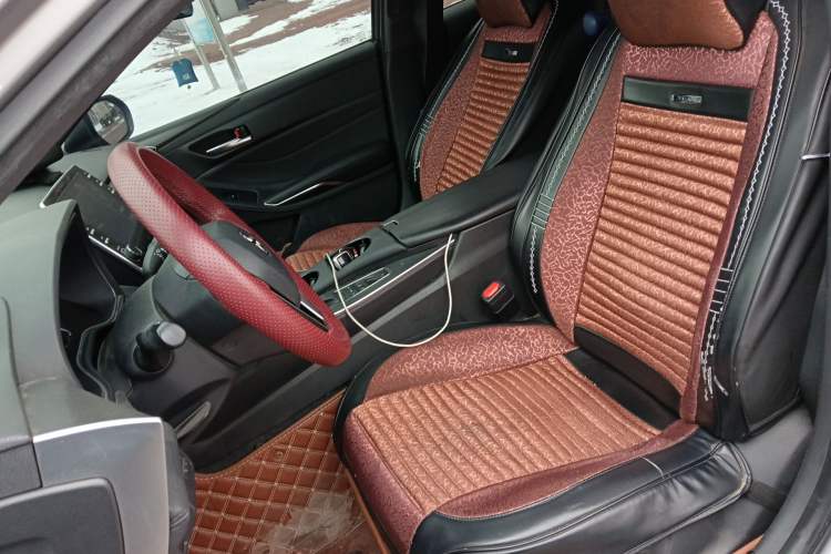 Used Toyota Avalon 2019 Dual-Engine 2.5L Luxury Edition China VI Standard Left Front Seat