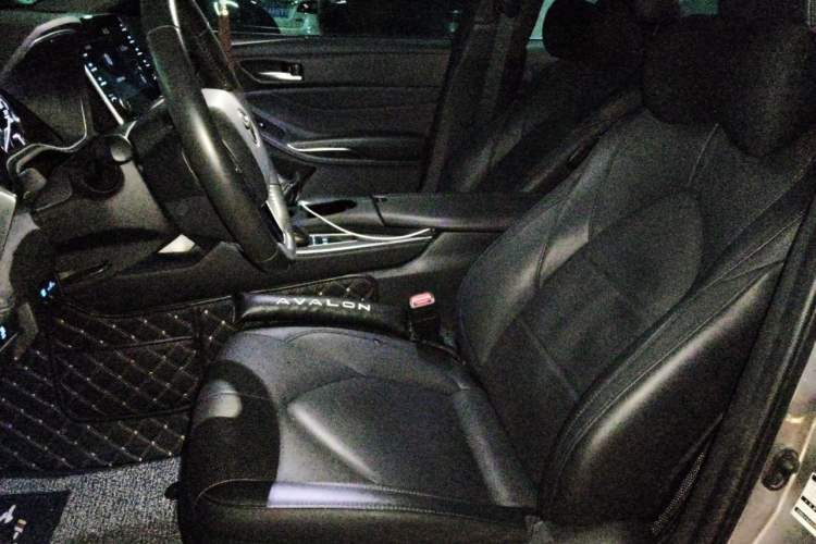 Used Toyota Avalon 2019 Dual-Engine 2.5L Luxury Edition China VI Standard Left Front Seat
