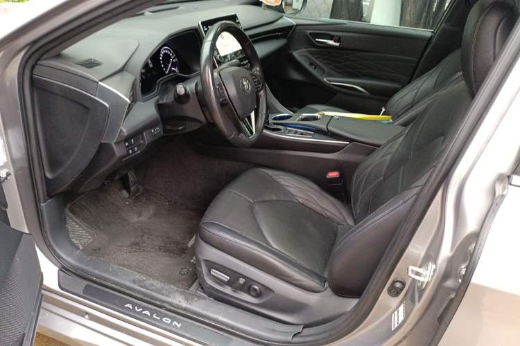Used Toyota Avalon 2019 Dual-Engine 2.5L XLE Prestige Version China VI Standard Left Front Seat