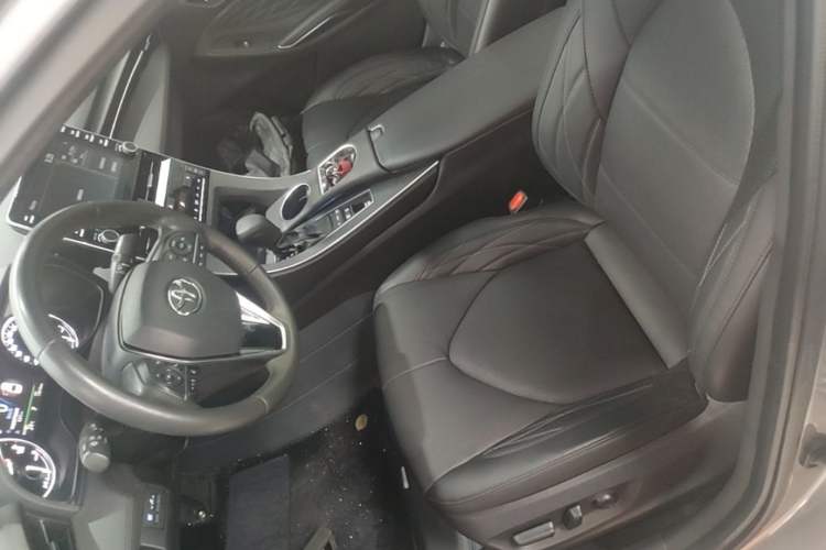 Used Toyota Avalon 2019 2.5L Touring Premium Version China VI Standard Left Front Seat