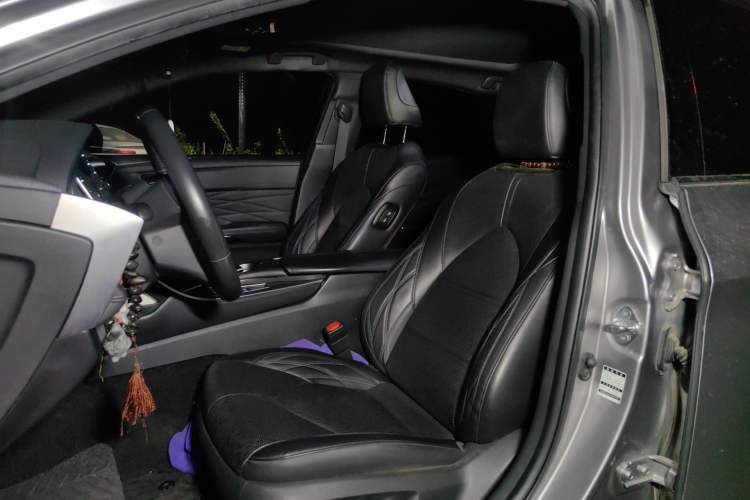 Used Toyota Avalon 2019 Dual-Engine 2.5L XLE Prestige Version China VI Standard Left Front Seat
