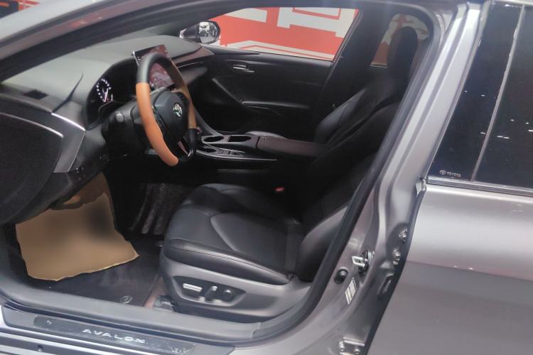 Used Toyota Avalon 2019 2.0L XLE Premium Edition China VI Left Front Seat