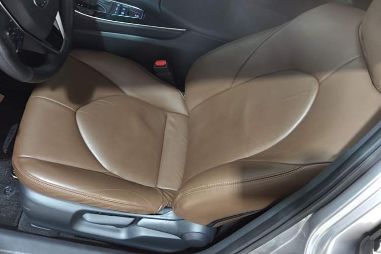 Used Toyota Avalon 2019 2.5L Ambition Version China VI Standard Left Front Seat