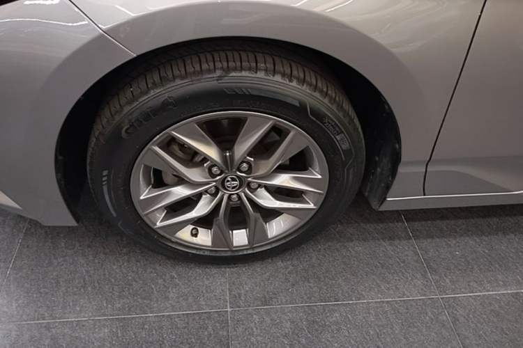 Used Toyota Avalon 2019 2.5L Ambition Version China VI Standard Left Front Wheel Hub