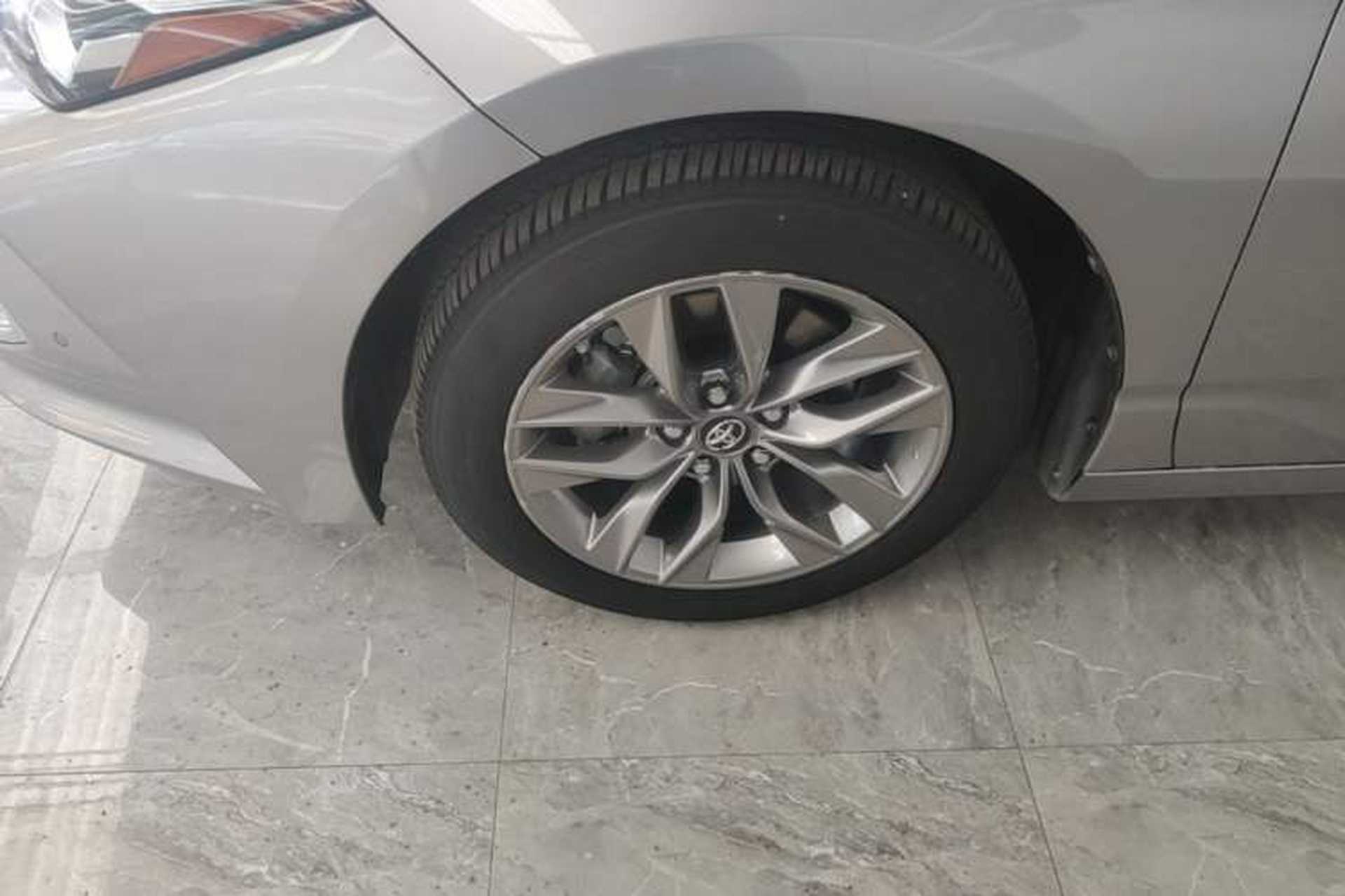 Used Toyota Avalon 2019 2.0L Ambition Edition China VI Left Front Wheel Hub