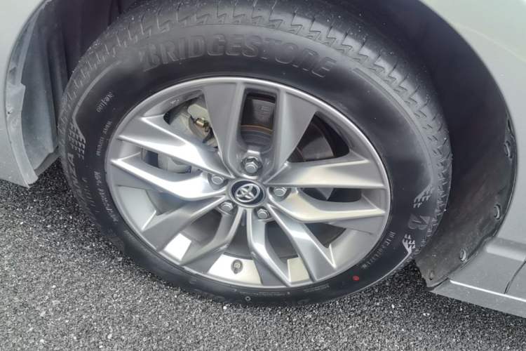 Used Toyota Avalon 2019 2.0L Luxury Edition China VI Standard Left Front Wheel Hub