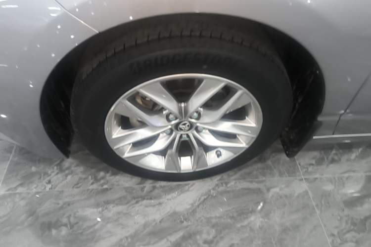Used Toyota Avalon 2019 2.0L Luxury Edition China VI Standard Left Front Wheel Hub