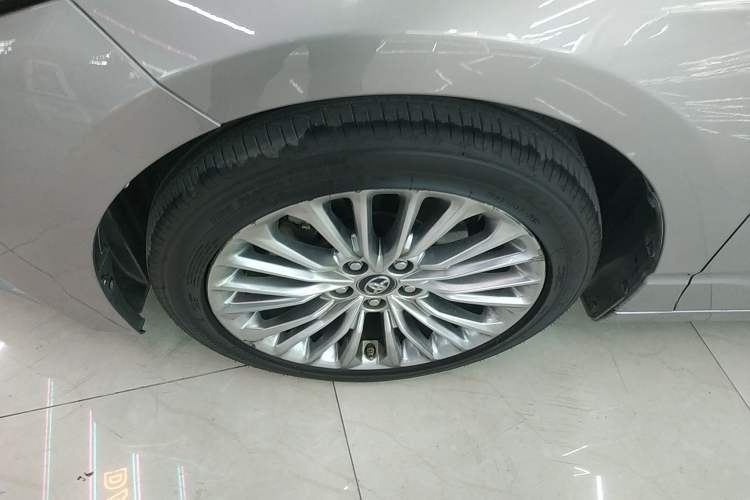 Used Toyota Avalon 2019 Dual-Engine 2.5L XLE Prestige Version China VI Standard Left Front Wheel Hub
