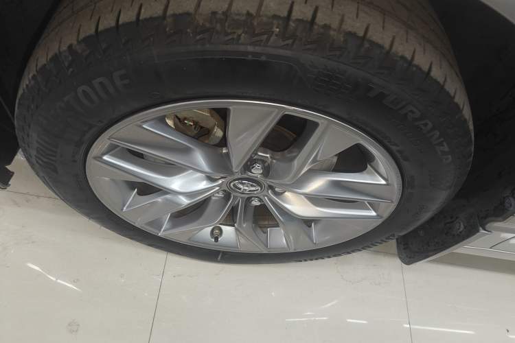Used Toyota Avalon 2019 Dual-Engine 2.5L Luxury Edition China VI Standard Left Front Wheel Hub