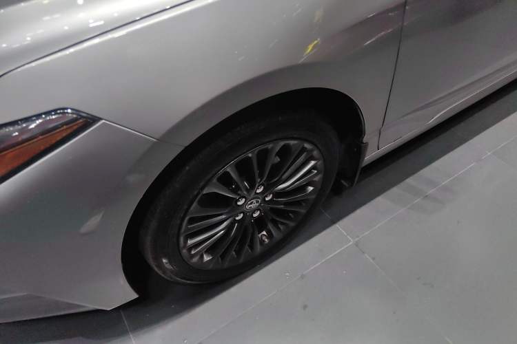 Used Toyota Avalon 2019 2.0L XLE Premium Edition China VI Left Front Wheel Hub