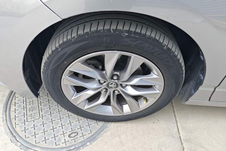 Used Toyota Avalon 2019 2.0L Ambition Edition China VI Left Front Wheel Hub