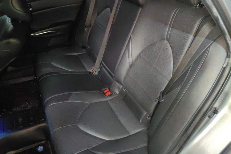 Used Toyota Avalon 2019 Dual-Engine 2.5L Luxury Edition China VI Standard Left Rear Seat
