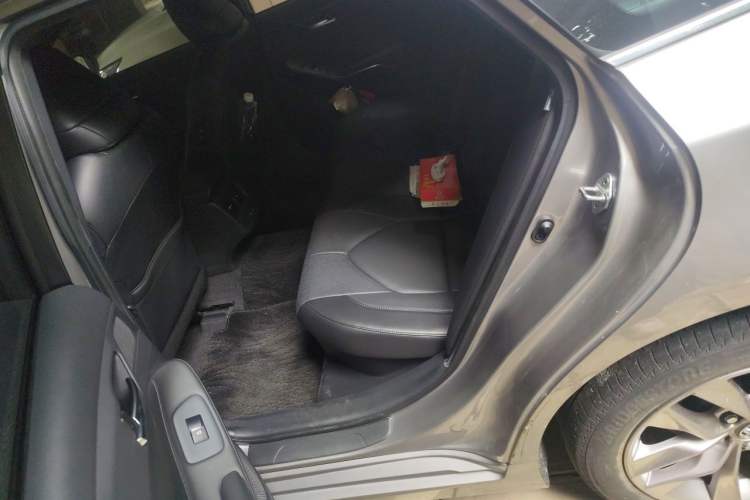Used Toyota Avalon 2019 Dual-Engine 2.5L Luxury Edition China VI Standard Left Rear Seat