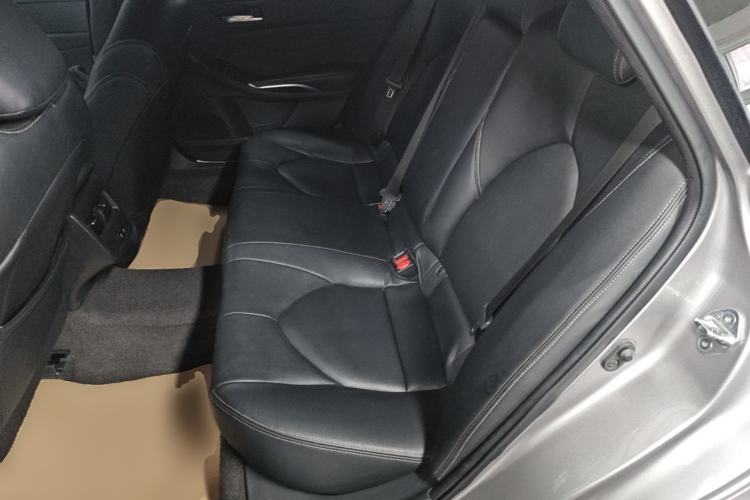 Used Toyota Avalon 2019 2.0L Ambition Edition China VI Left Rear Seat