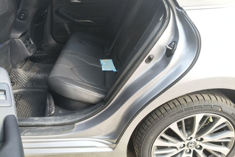 Used Toyota Avalon 2019 Dual-Engine 2.5L Luxury Edition China VI Standard Left Rear Seat