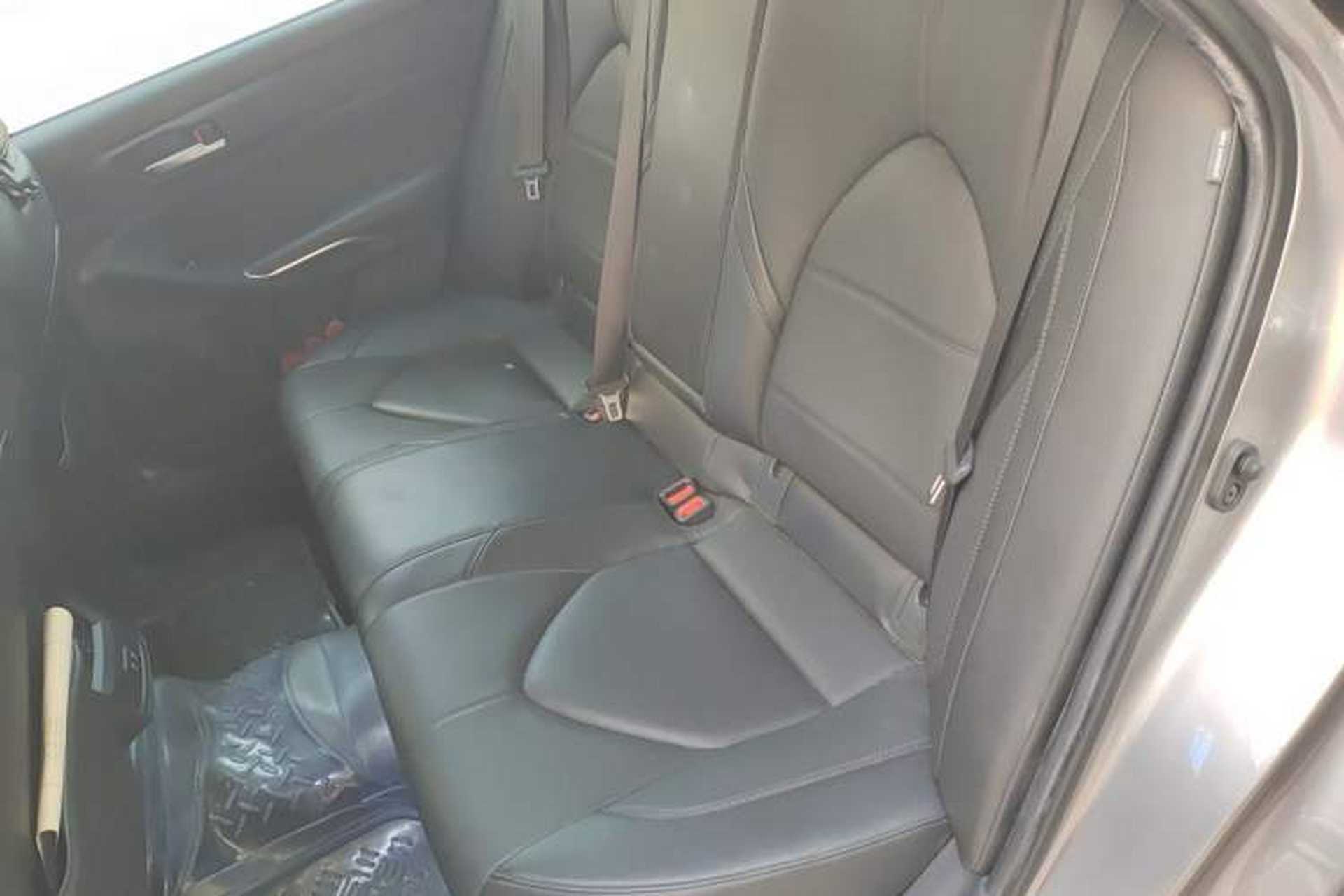 Used Toyota Avalon 2019 Dual-Engine 2.5L Luxury Edition China VI Standard Left Rear Seat