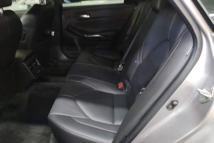 Used Toyota Avalon 2019 2.0L Luxury Edition China VI Standard Left Rear Seat
