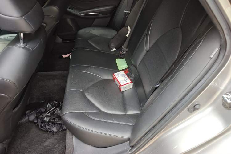 Used Toyota Avalon 2019 2.0L Luxury Edition China VI Standard Left Rear Seat