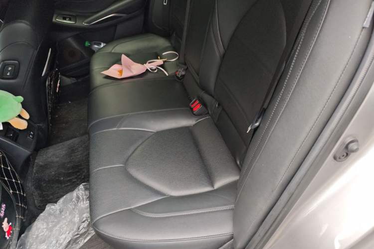 Used Toyota Avalon 2019 2.0L Luxury Edition China VI Standard Left Rear Seat