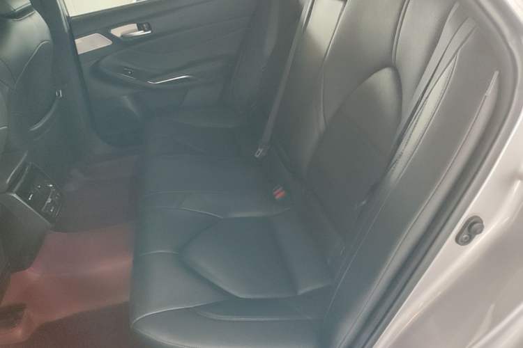 Used Toyota Avalon 2019 2.0L XLE Premium Edition China VI Left Rear Seat