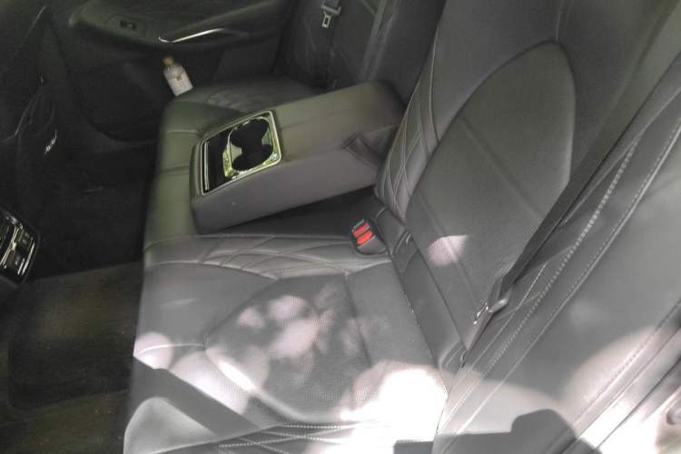Used Toyota Avalon 2019 2.5L Touring Premium Version China V Standard Left Rear Seat
