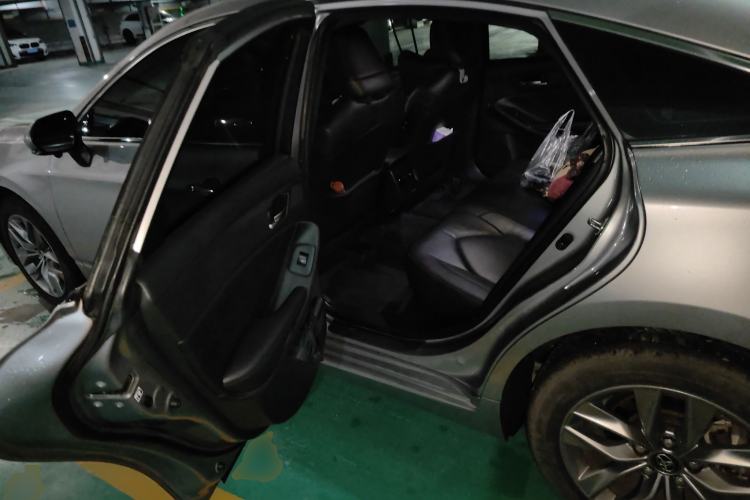 Used Toyota Avalon 2019 2.0L Luxury Edition China VI Standard Left Rear Seat