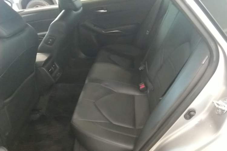 Used Toyota Avalon 2019 2.0L Luxury Edition China VI Standard Left Rear Seat