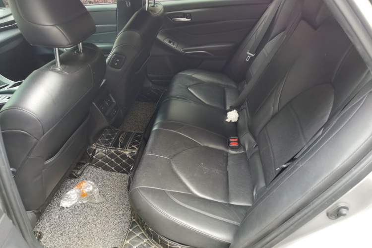 Used Toyota Avalon 2019 Dual-Engine 2.5L Luxury Edition China VI Standard Left Rear Seat