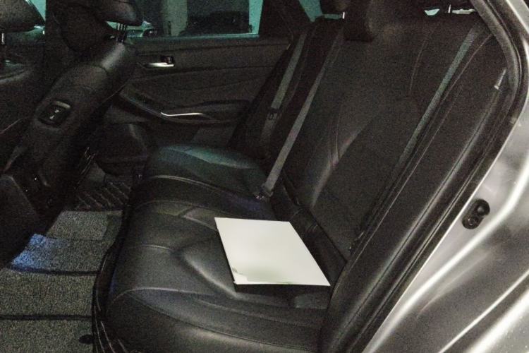 Used Toyota Avalon 2019 Dual-Engine 2.5L Luxury Edition China VI Standard Left Rear Seat