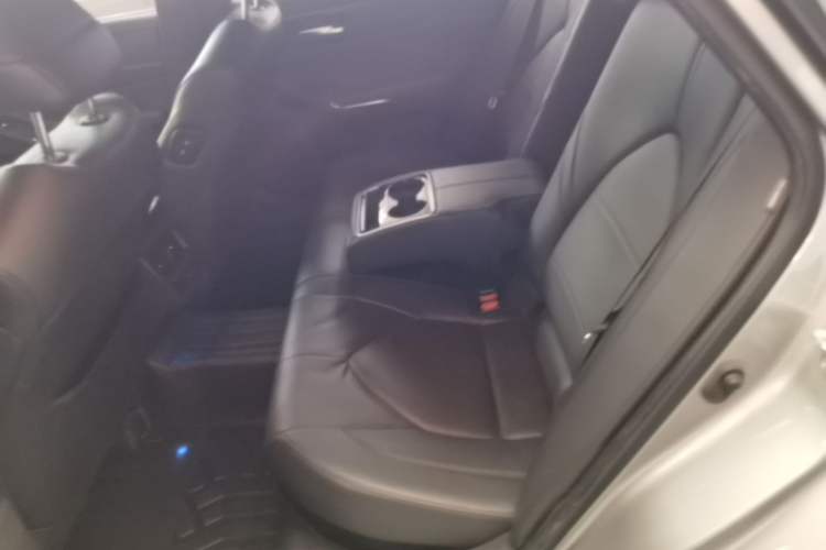 Used Toyota Avalon 2019 Dual-Engine 2.5L Luxury Edition China VI Standard Left Rear Seat