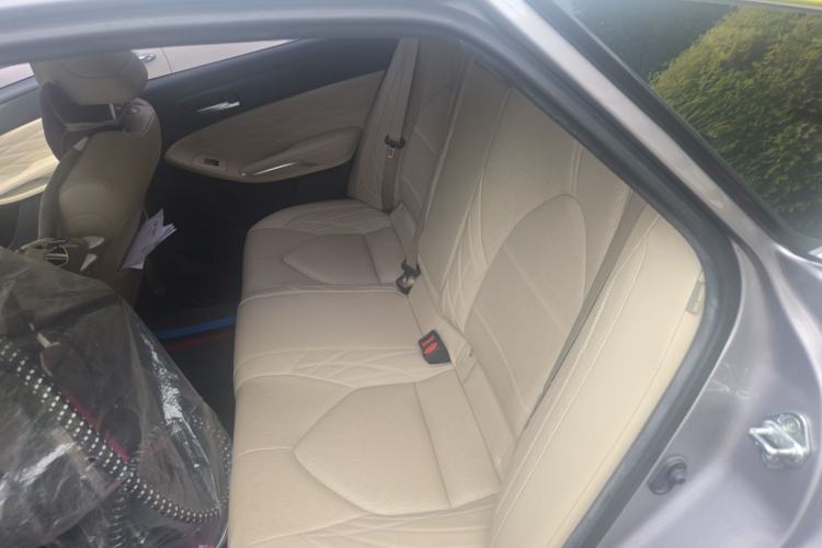 Used Toyota Avalon 2019 2.5L Touring Premium Version China VI Standard Left Rear Seat