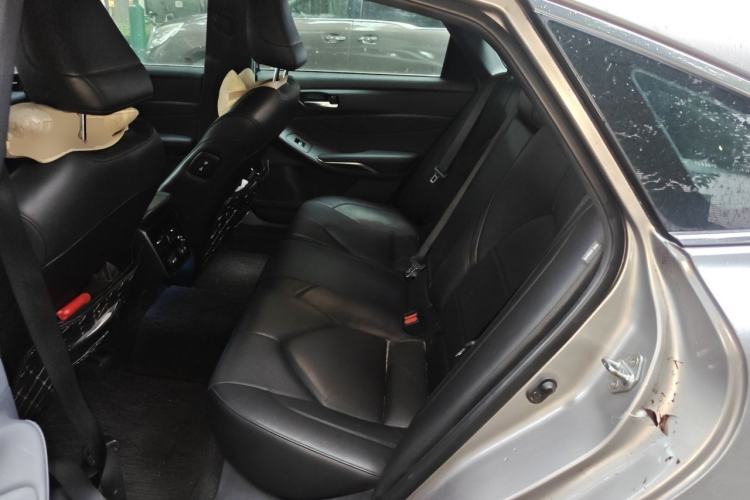 Used Toyota Avalon 2019 2.0L XLE Premium Edition China VI Left Rear Seat