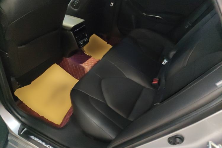 Used Toyota Avalon 2019 2.0L XLE Premium Edition China VI Left Rear Seat