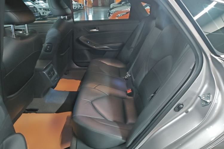 Used Toyota Avalon 2019 2.0L Luxury Edition China VI Standard Left Rear Seat