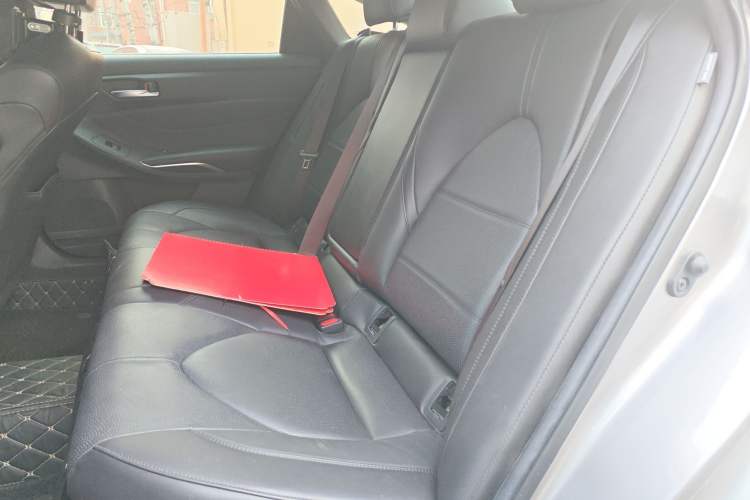 Used Toyota Avalon 2019 Dual-Engine 2.5L Luxury Edition China VI Standard Left Rear Seat