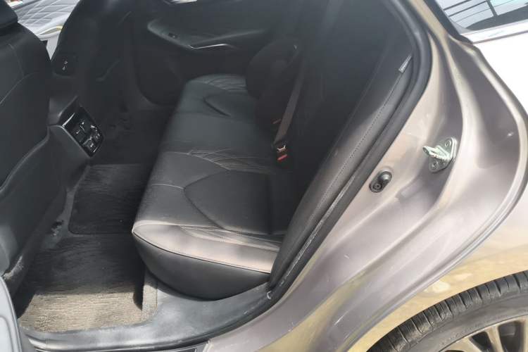 Used Toyota Avalon 2019 2.5L Touring Premium Version China V Standard Left Rear Seat