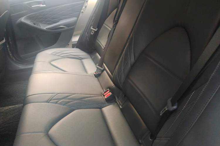 Used Toyota Avalon 2019 2.5L Touring Premium Version China V Standard Left Rear Seat