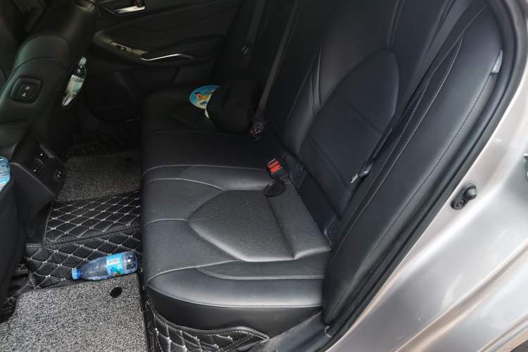 Used Toyota Avalon 2019 2.0L Luxury Edition China VI Standard Left Rear Seat