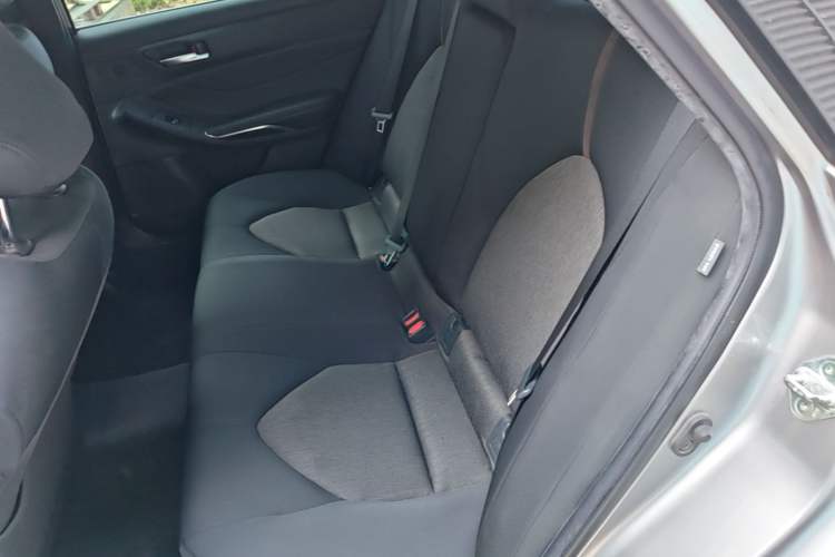 Used Toyota Avalon 2019 2.0L Ambition Edition China VI Left Rear Seat