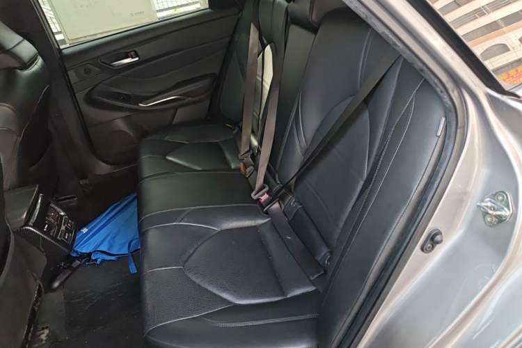 Used Toyota Avalon 2019 2.0L XLE Premium Edition China VI Left Rear Seat