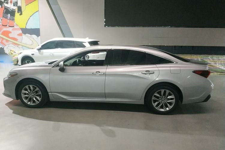 Used Toyota Avalon 2019 2.0L Luxury Edition China VI Standard Left Side
