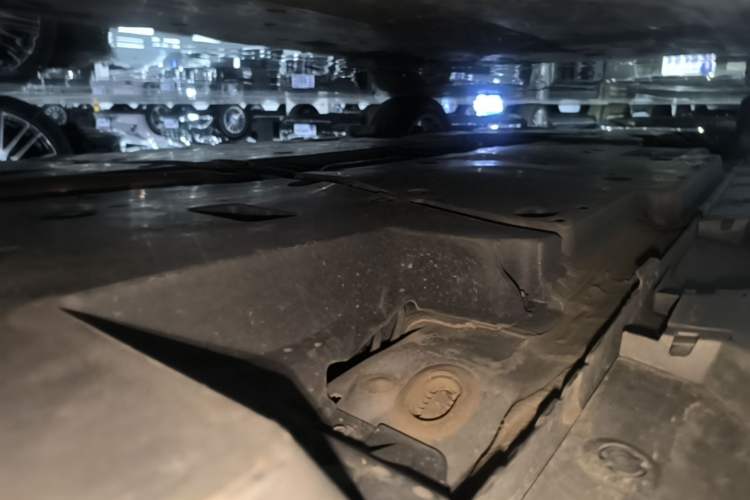 Used Toyota Avalon 2019 2.0L Luxury Edition China VI Standard Left Side Sill