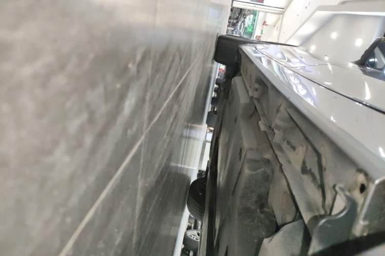 Used Toyota Avalon 2019 2.0L XLE Premium Edition China VI Left Side Sill