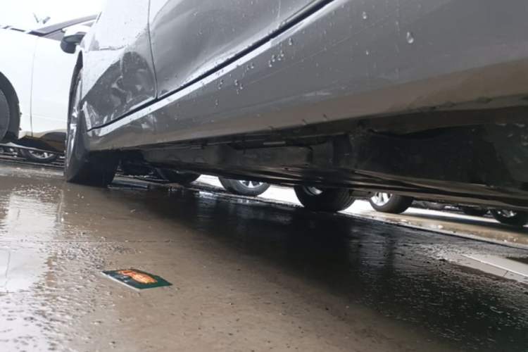 Used Toyota Avalon 2019 Dual-Engine 2.5L Luxury Edition China VI Standard Left Side Sill